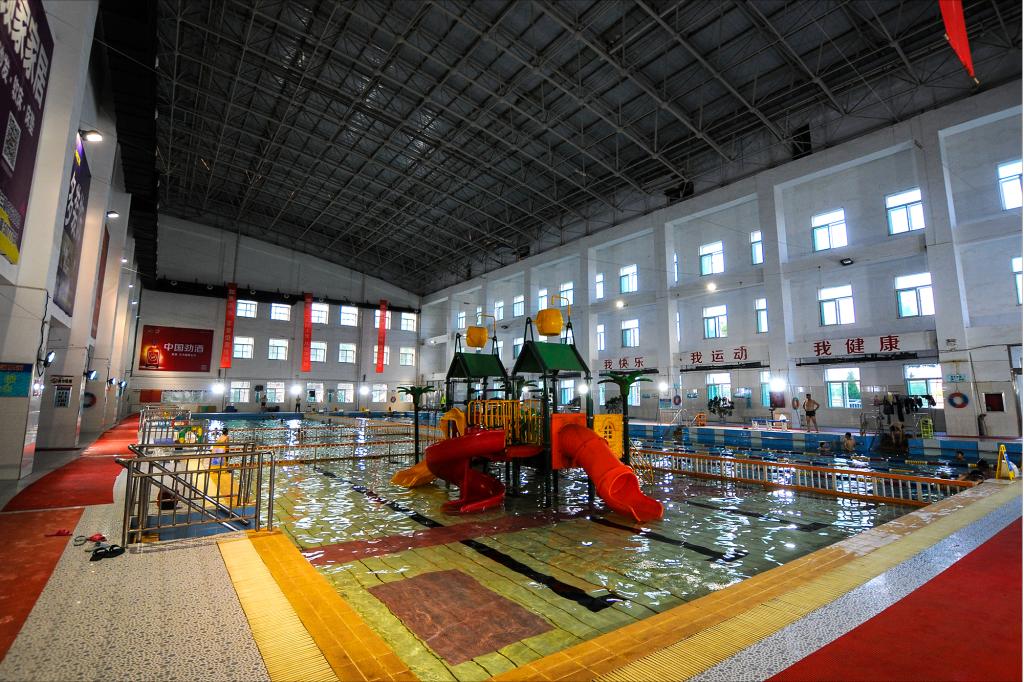 学院建筑——游泳馆